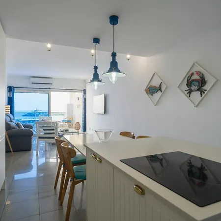 Blue Horizon Mogan Apartment