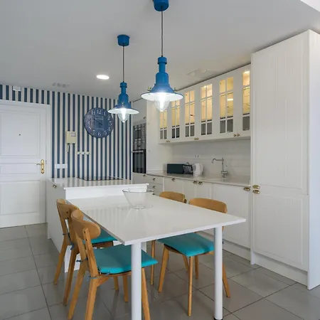 Blue Horizon Mogan Apartment