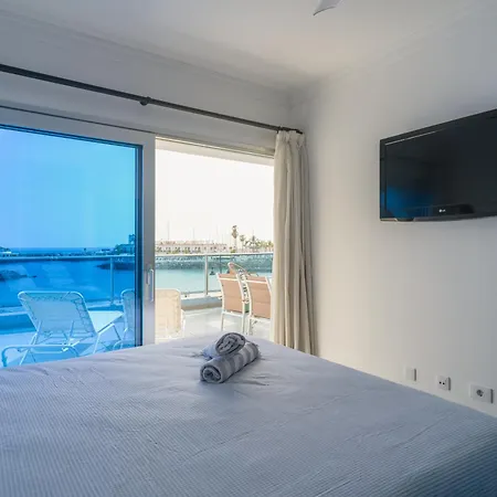 Blue Horizon Mogan Apartment *